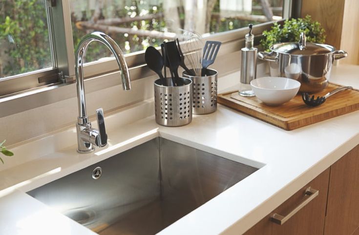 Exploring the Pros and Cons of Different Kitchen Sinks